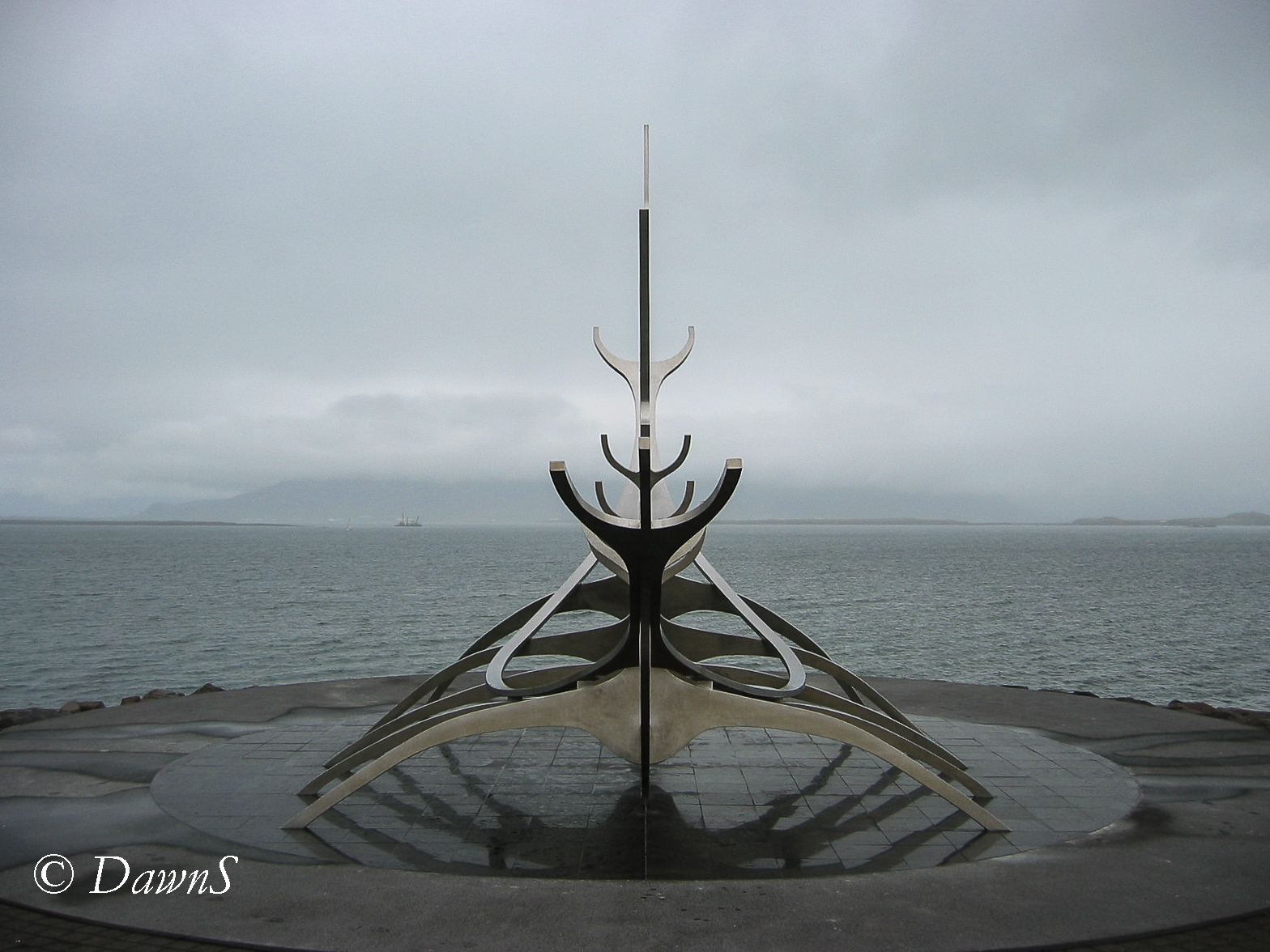 Viking Longship sculpture view 2...