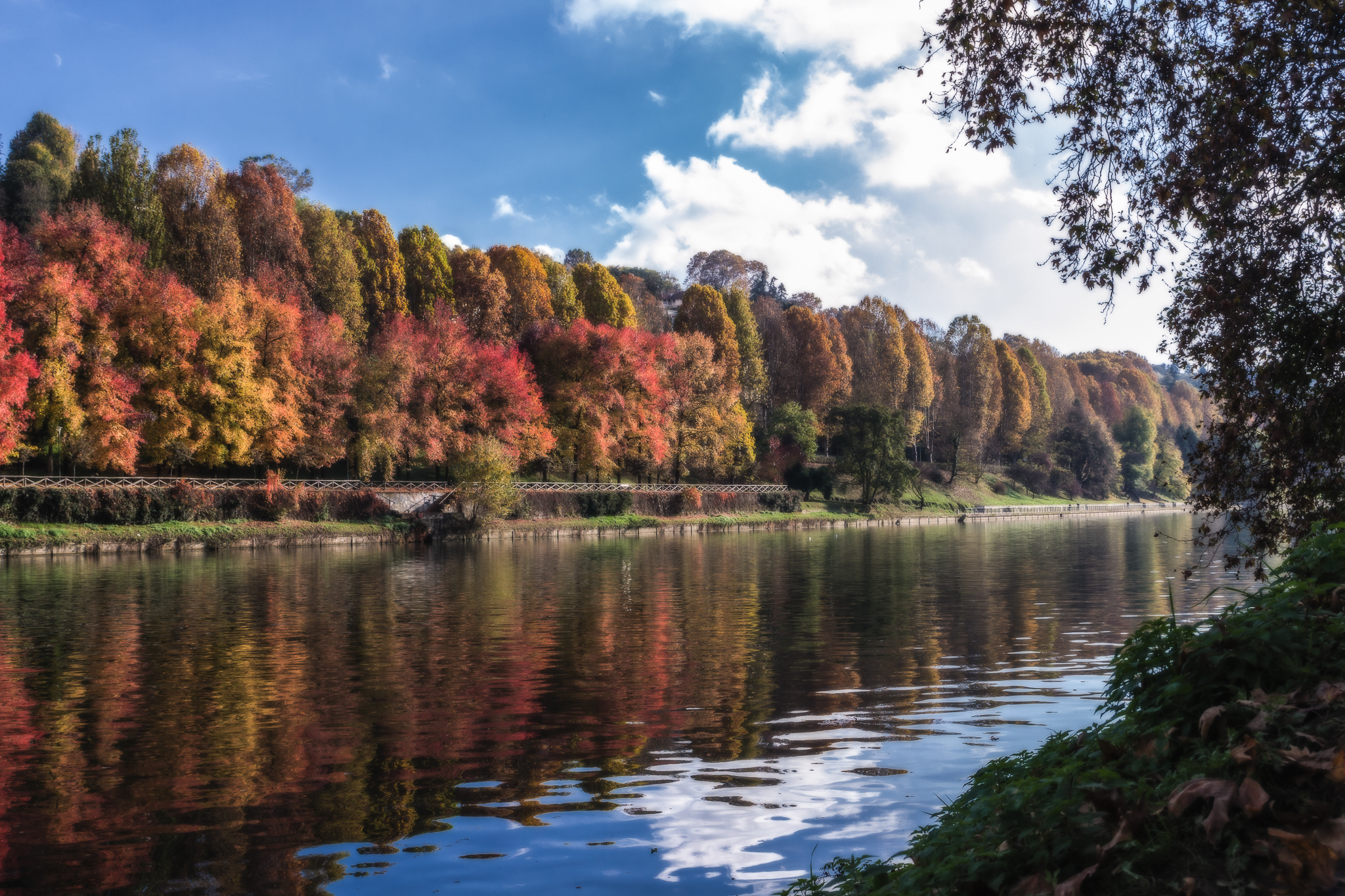 Walk along the River Po - Torino...