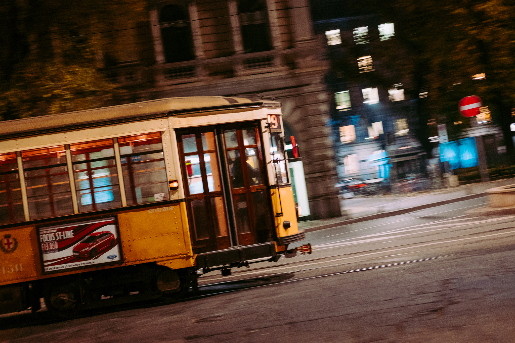 Piazza Cairoli, tram panning --- 16 Nov. '16...