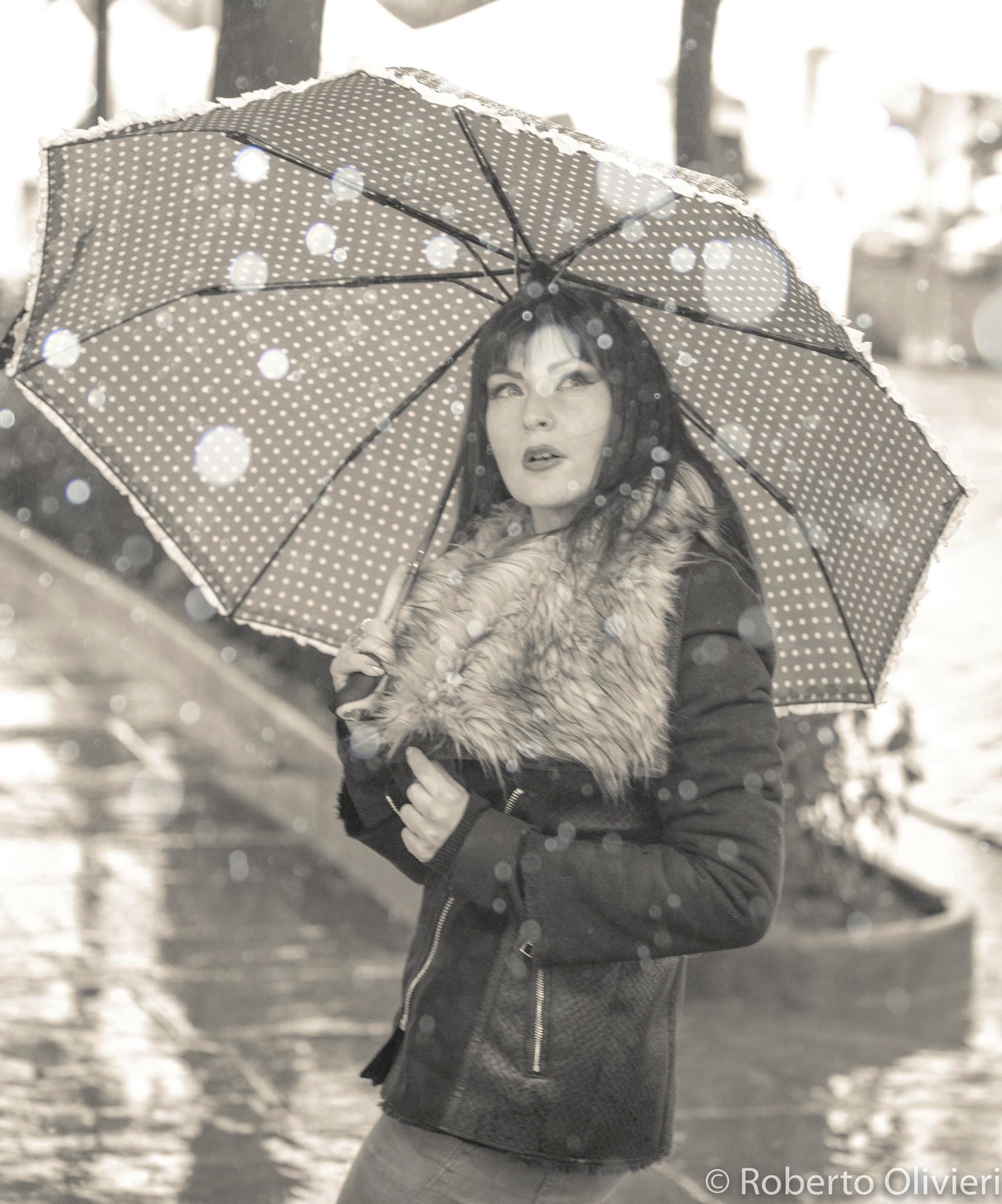 Woman walking in the rain....by Elisa Gioia Stanchi mod...