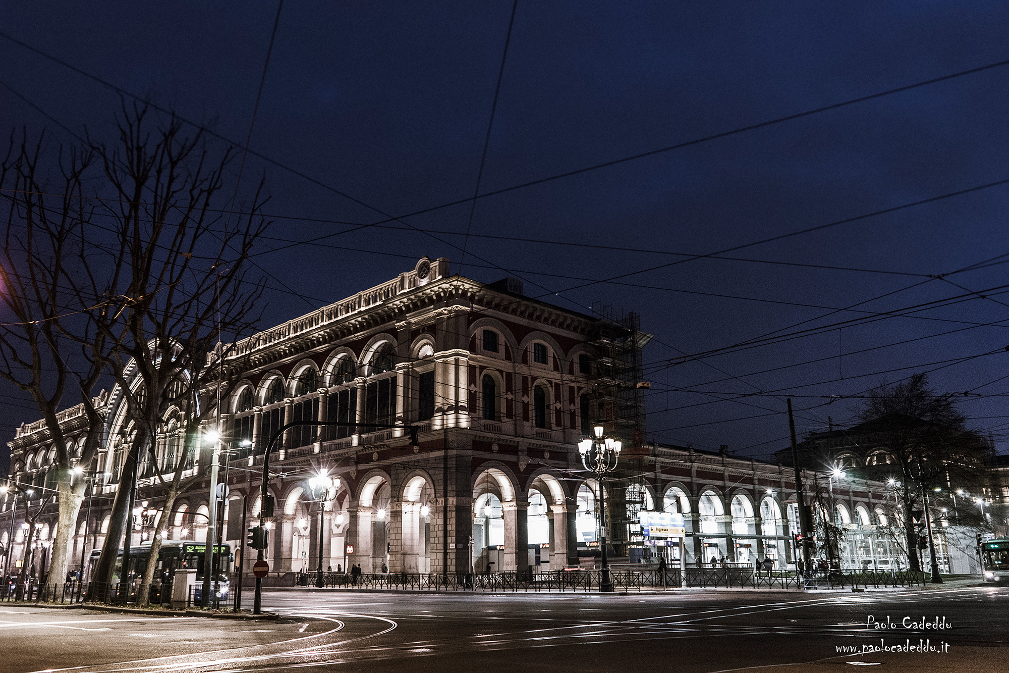 Torino, Stazione di Porta Nuova di sera...