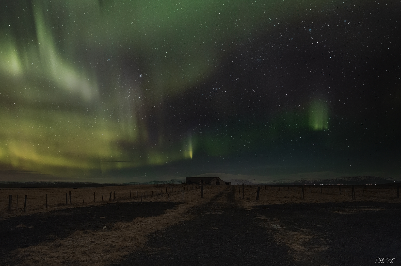 Aurora boreale nei pressi di Selfoss, Islanda (kp 5)...