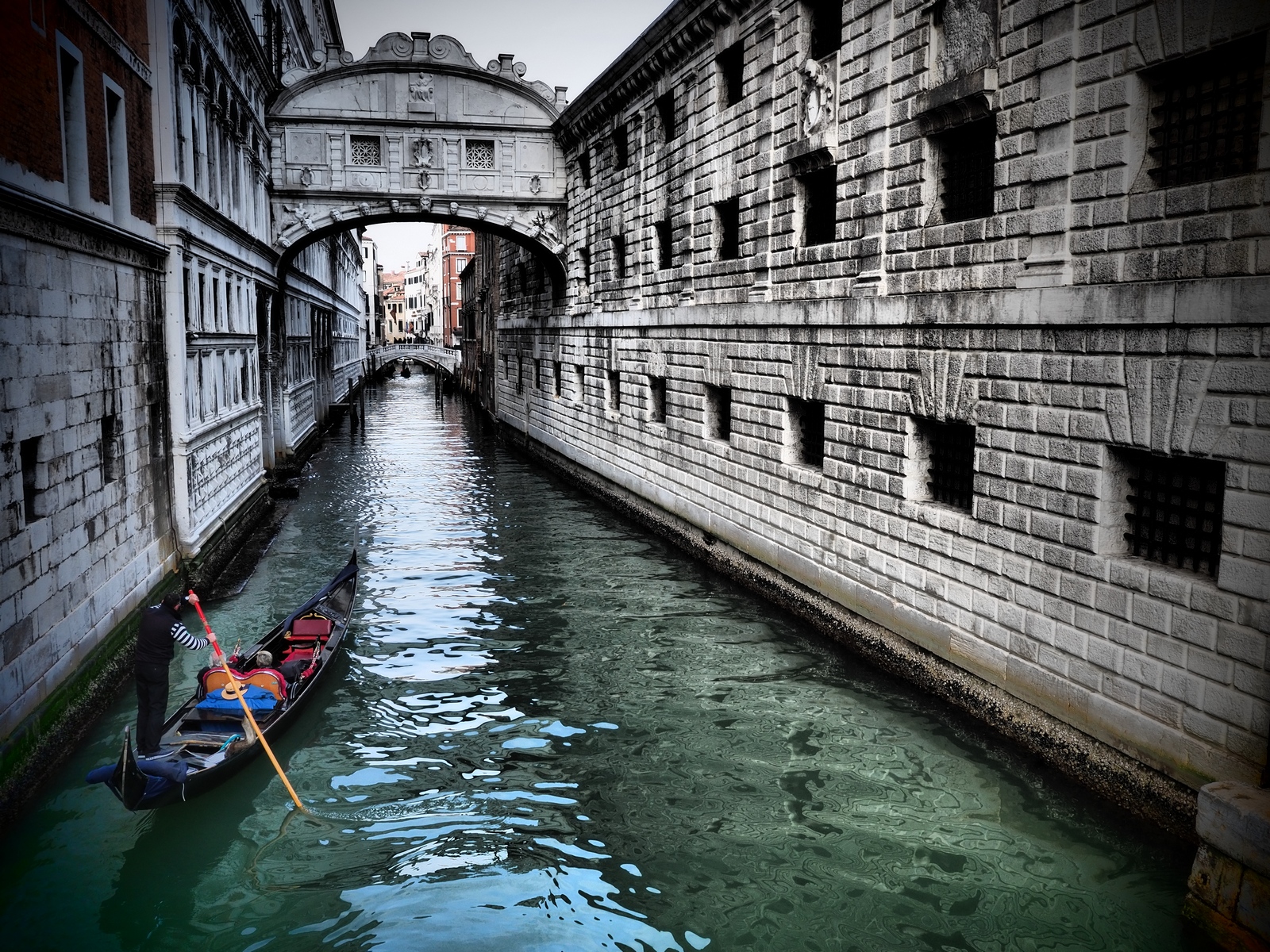 Processing at the Bridge of Sighs...