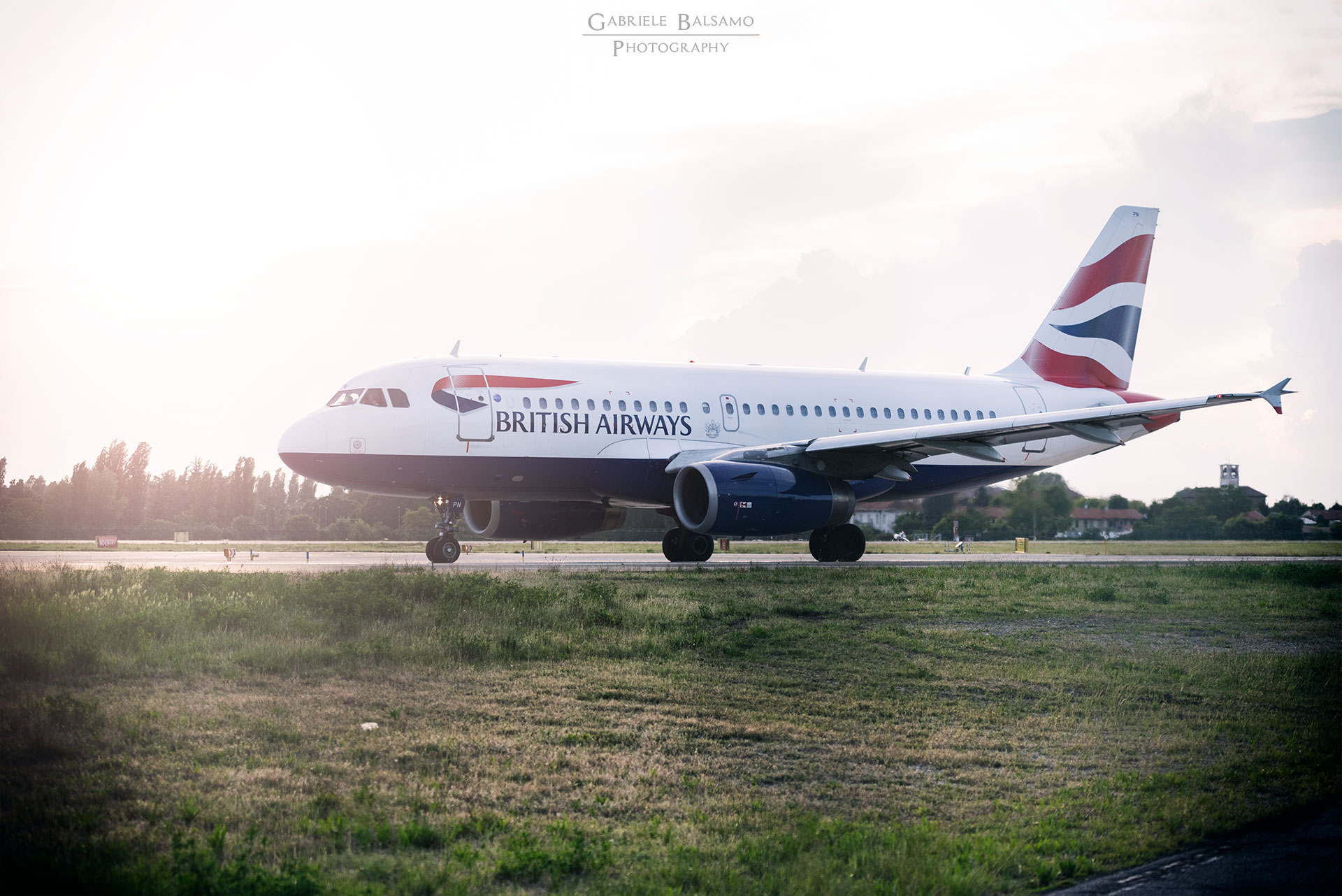 Airbus a320-200 British Airways in rullaggio...