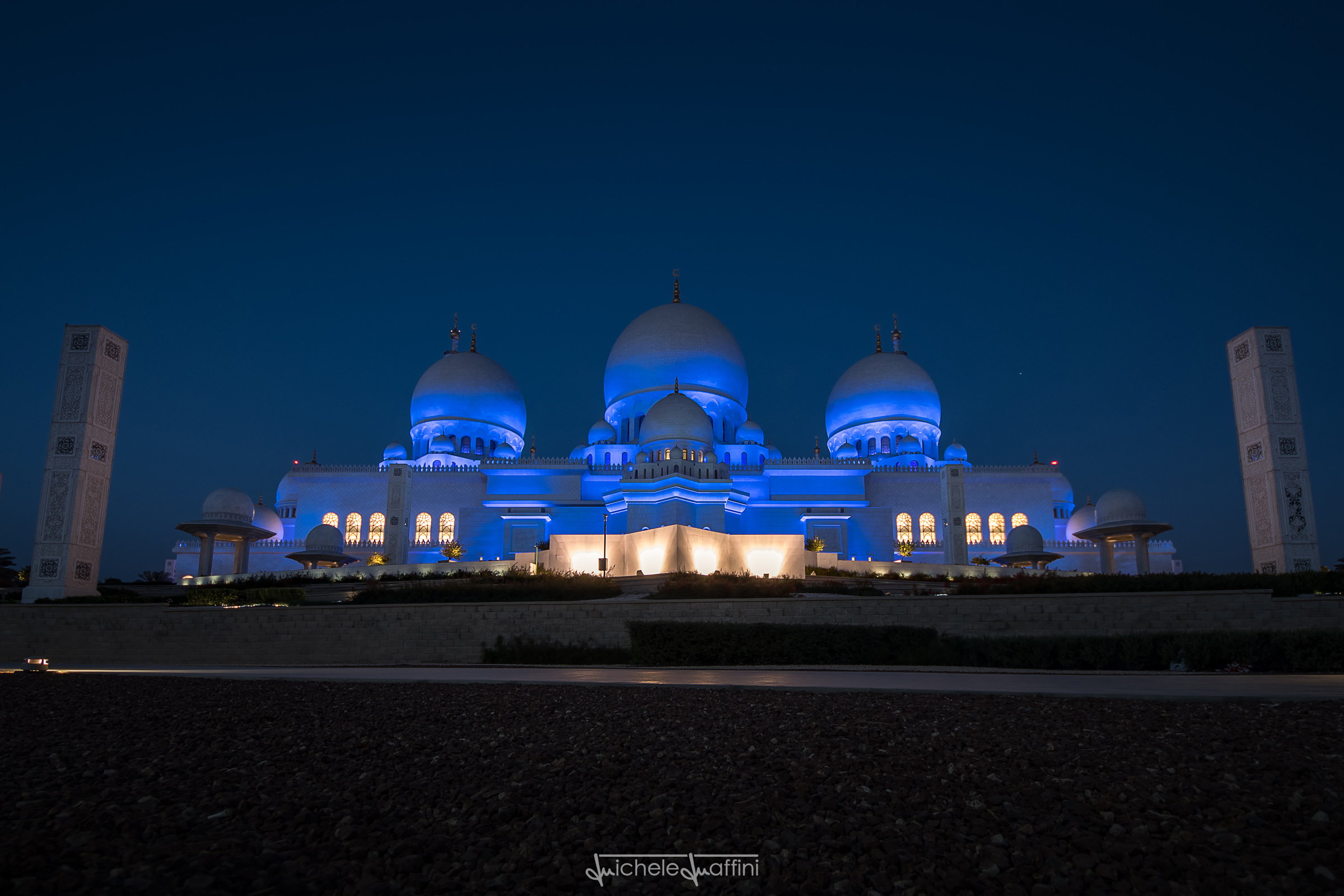 Abu Dhabi - Notturna alla Gran Moschea...