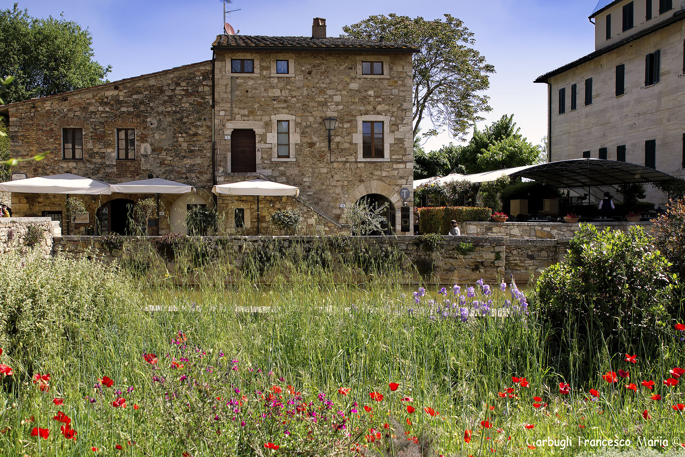 Il giardino delle vecchie Terme di Bagno Vignoni...