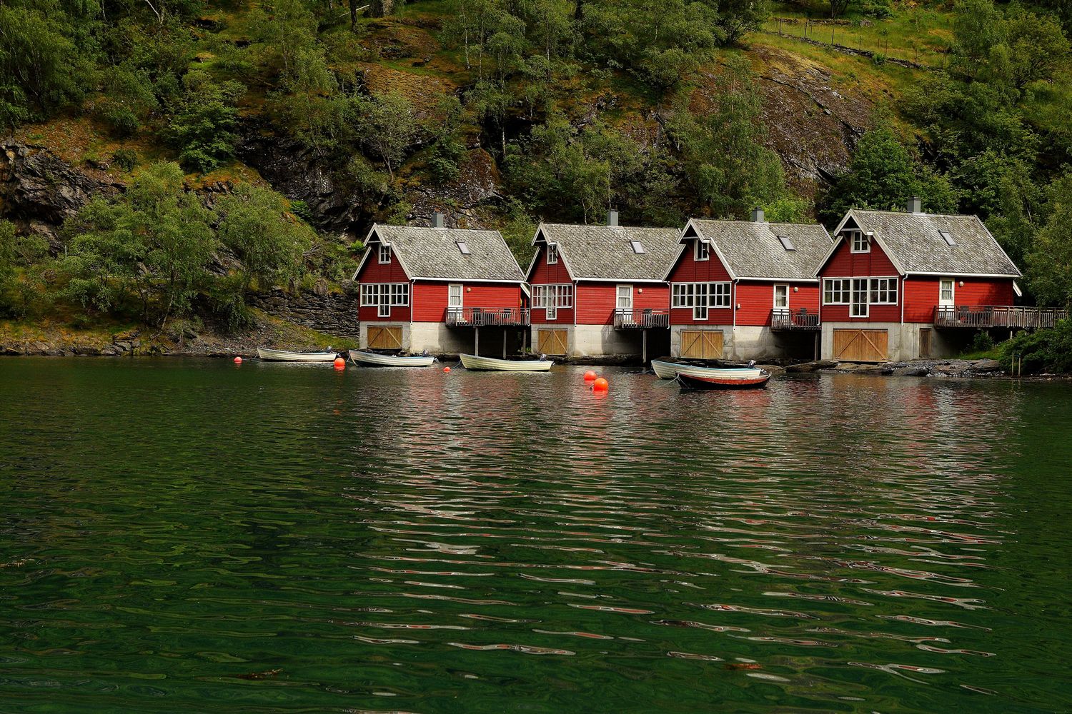 Red lodges in Flam...