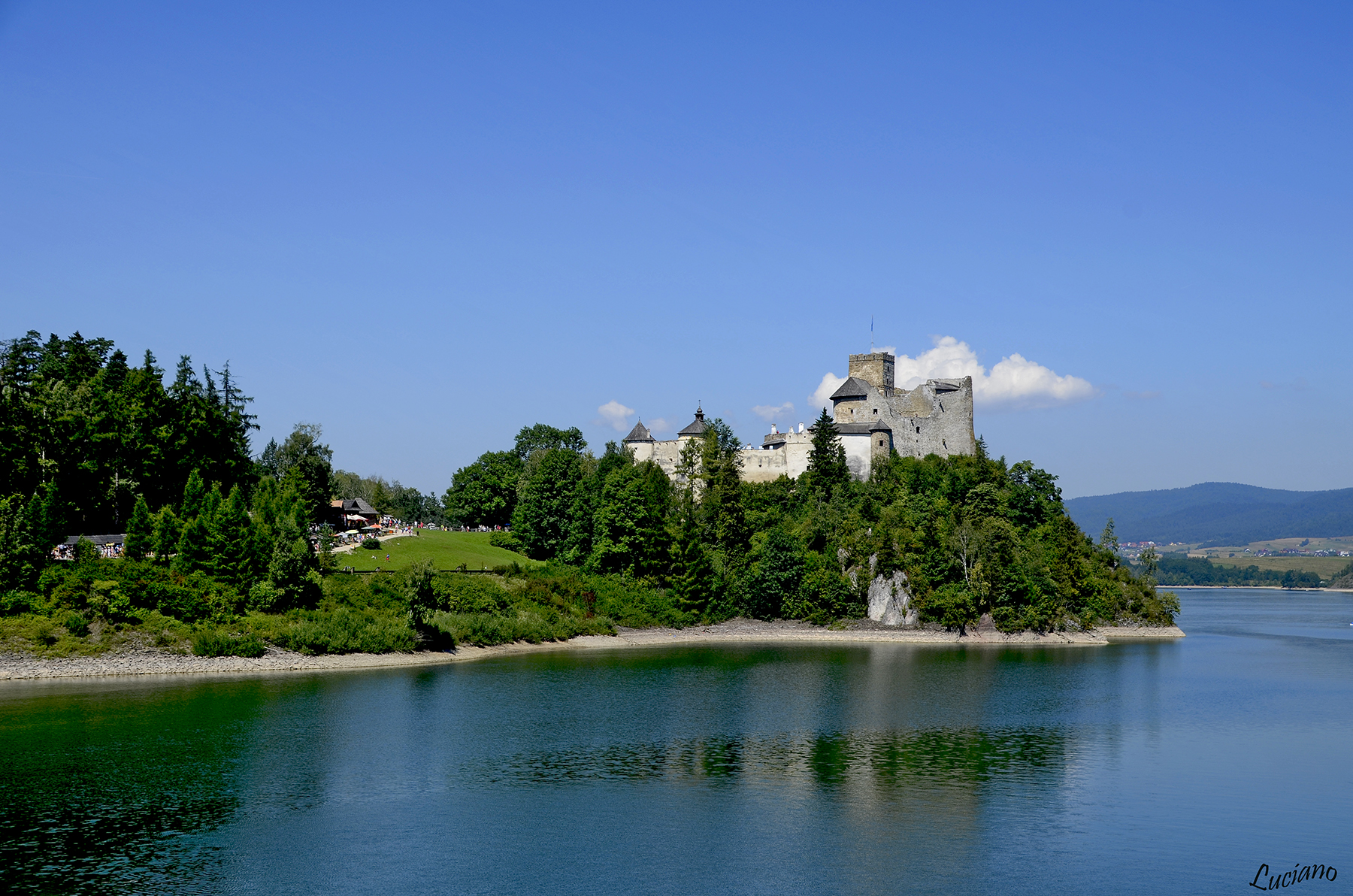 Castle in Niedzica (pl)...