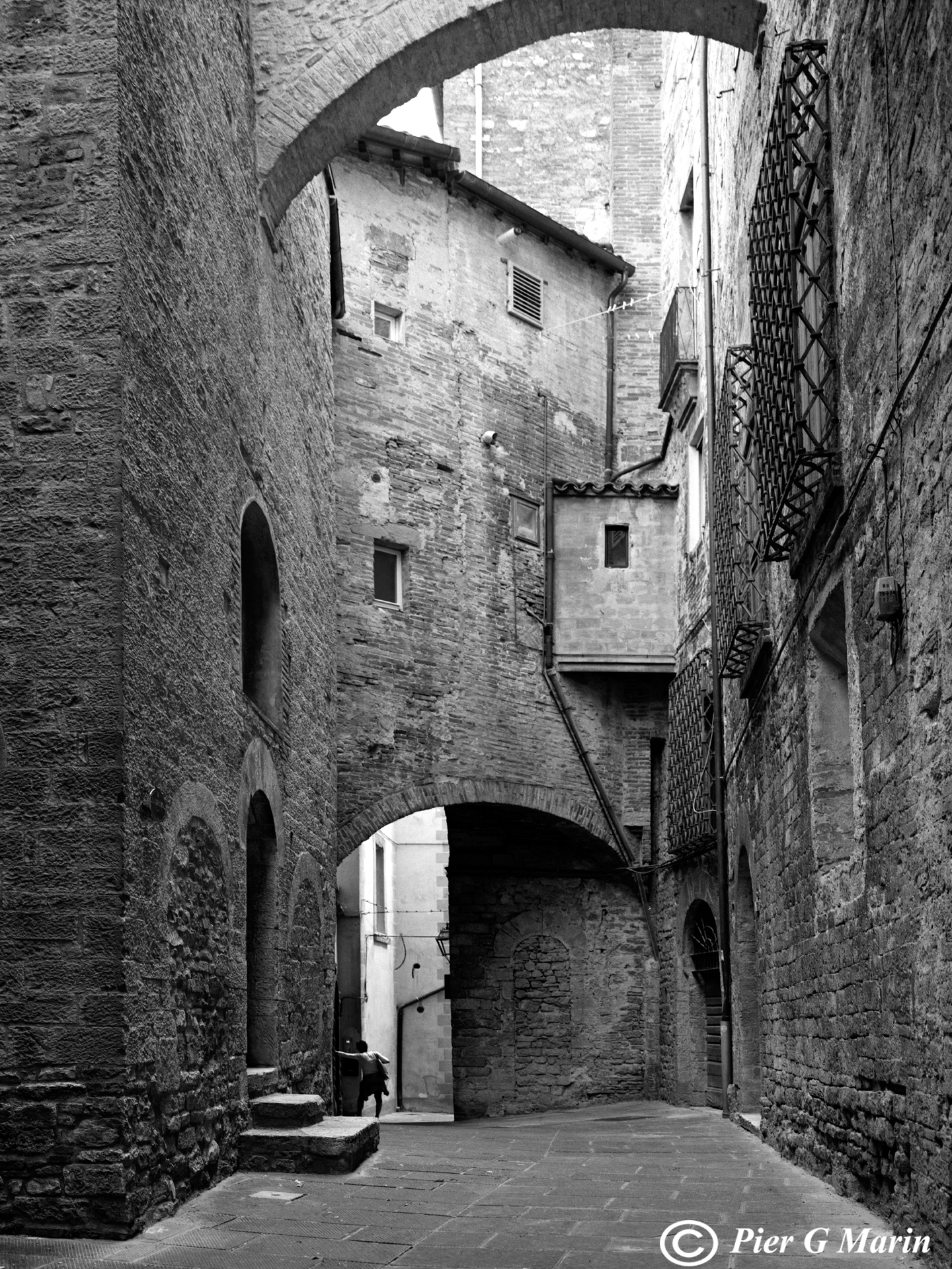 03 - Todi, an alley...