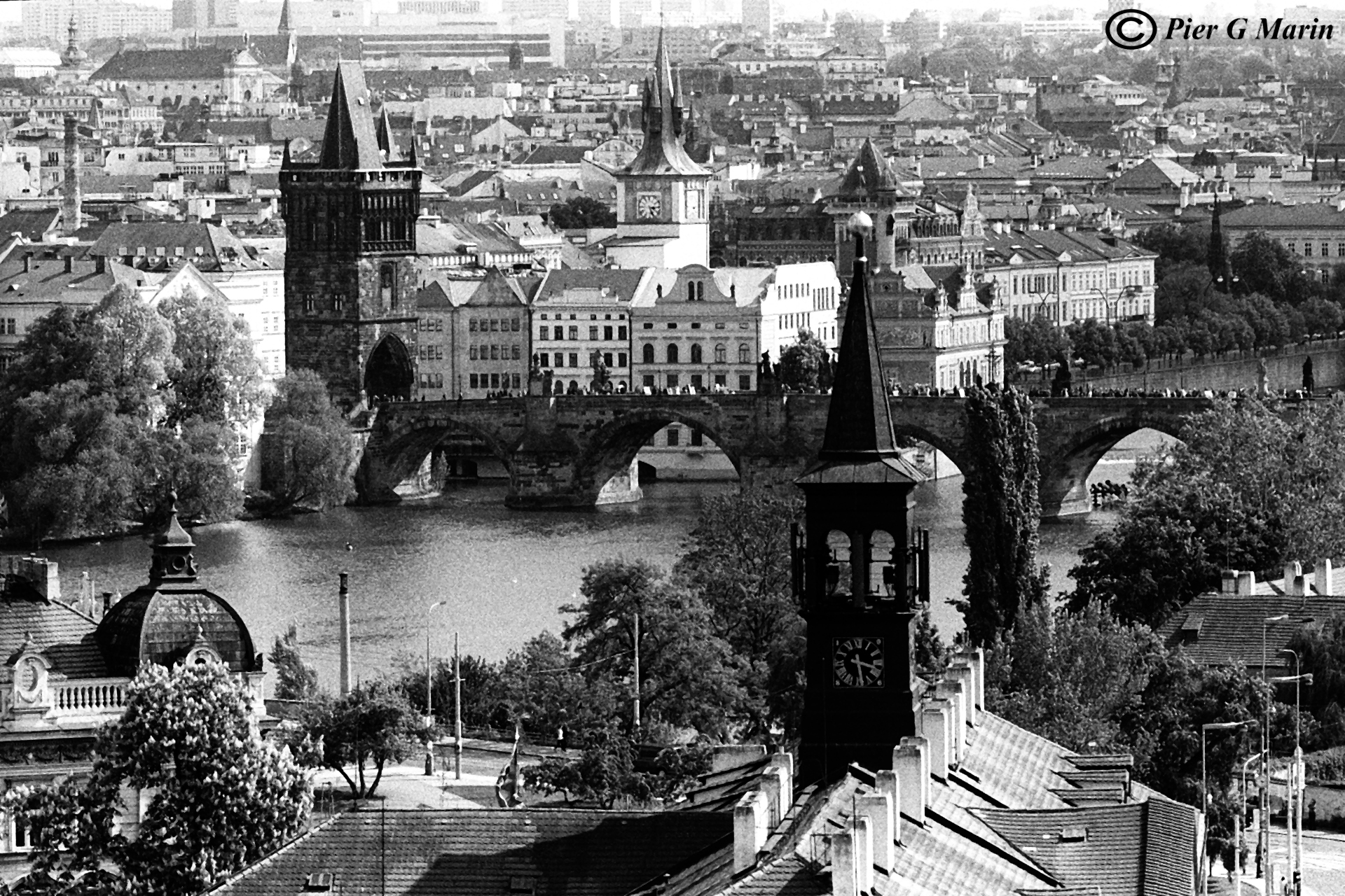 18 - Praga, Panorama sul Ponte Carlo...