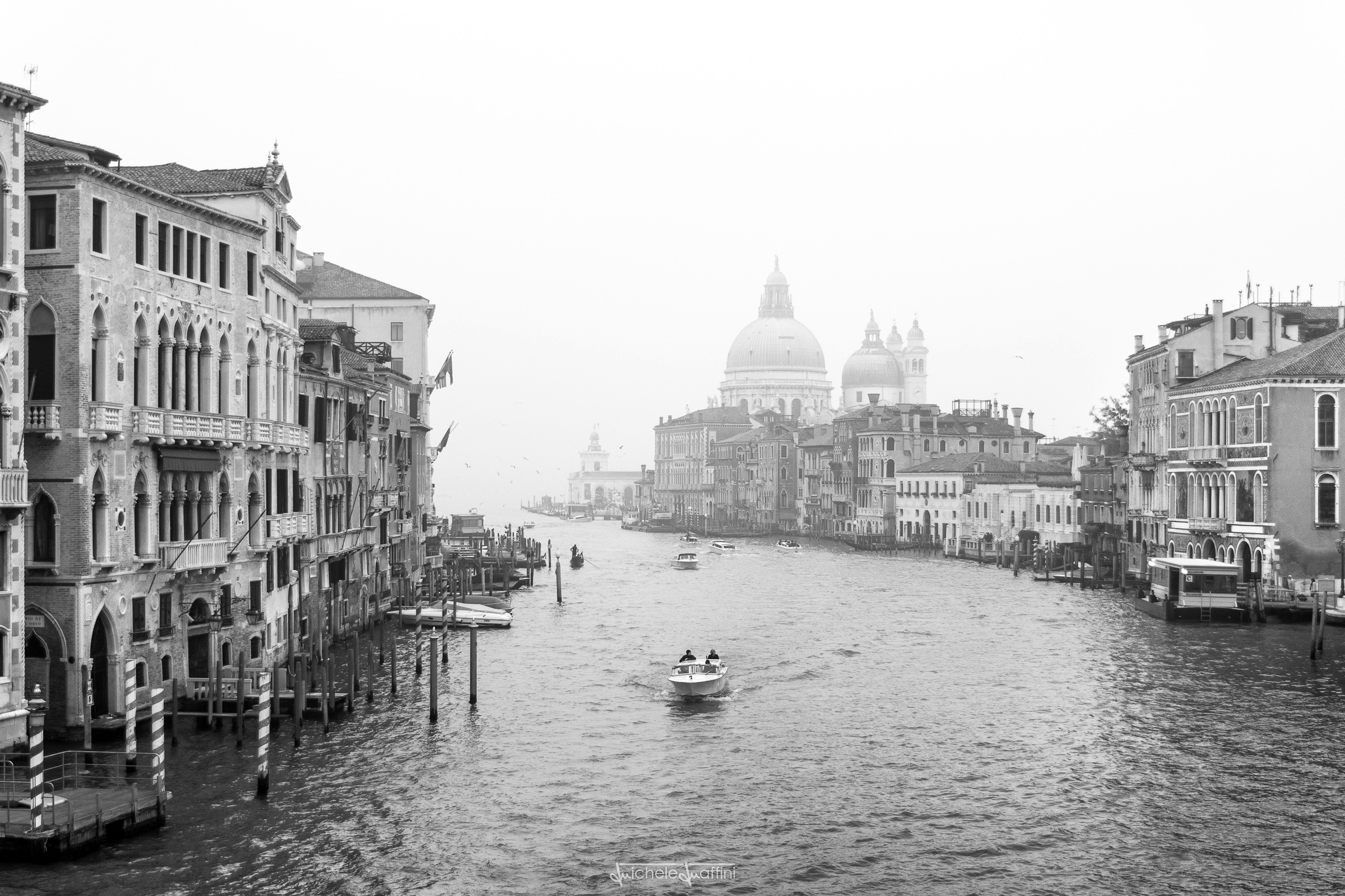 Venezia - B&W Solitudine sul canal grande...