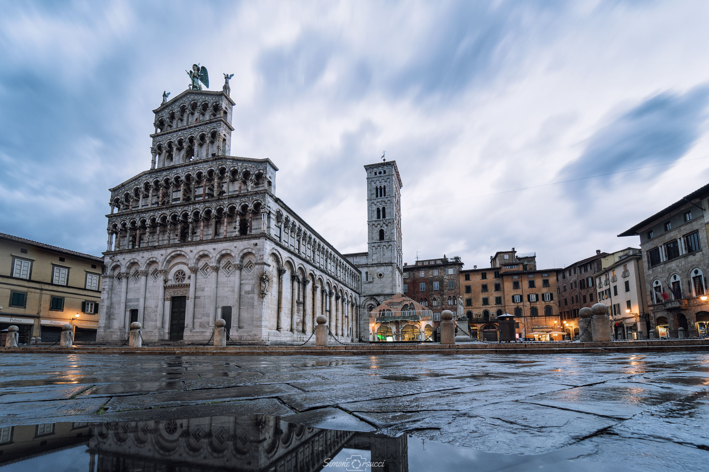 Piazza S. Michele wakes up wet...