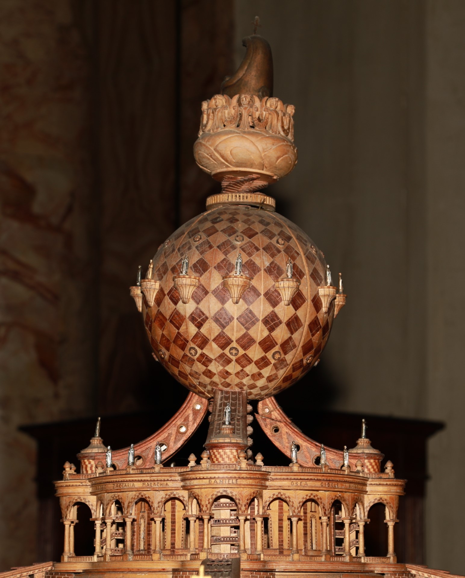 RM  S.Ignazio Miniatura in legno Templio del Cristo RE...