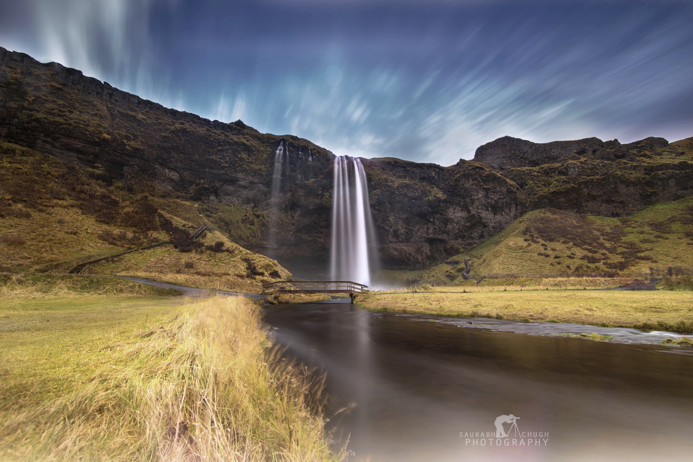 Seljalandfoss fall...