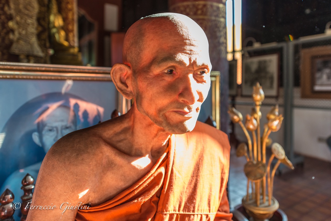 Monaco buddhista in Thailandia...