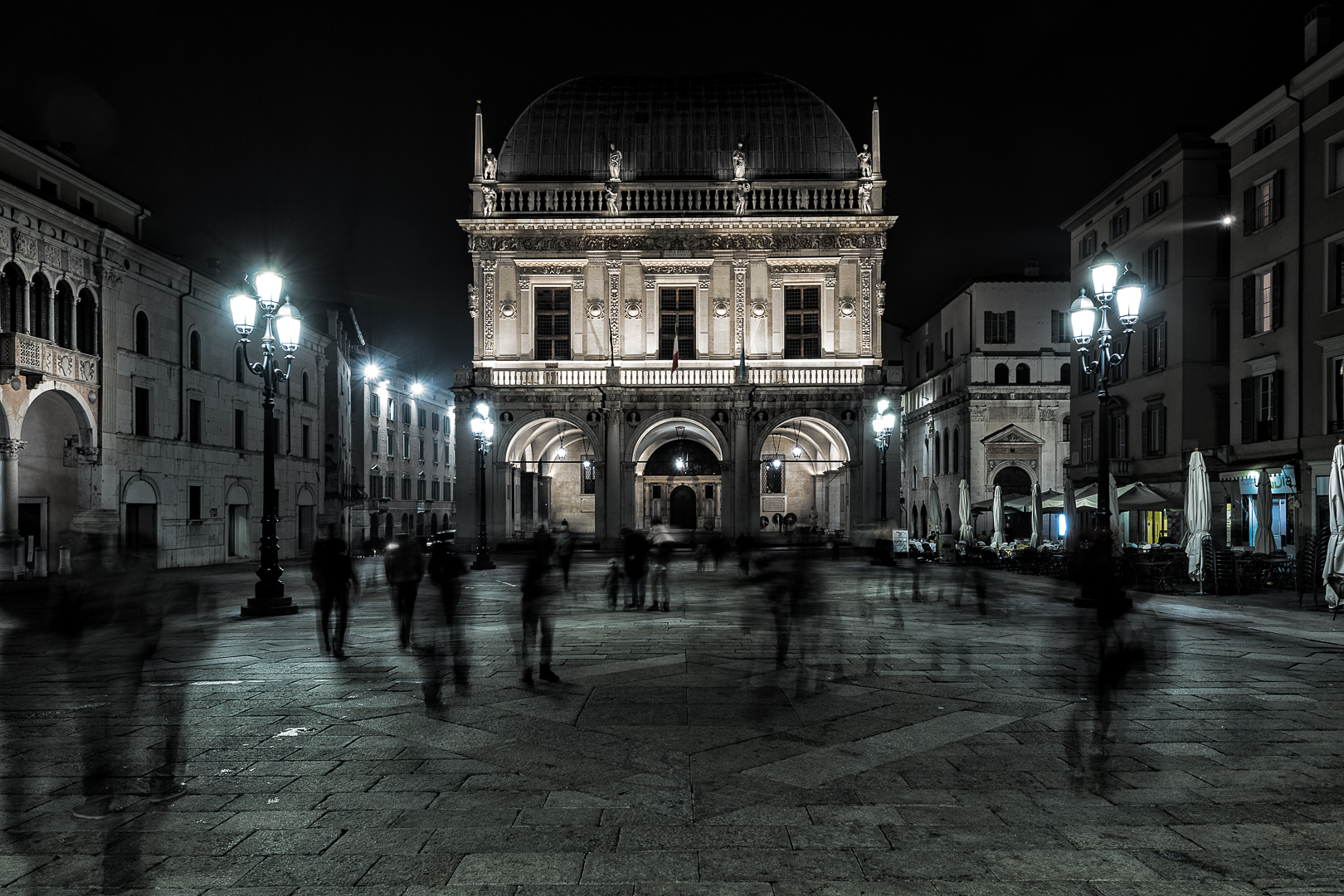 Fantasmi in Piazza Loggia...