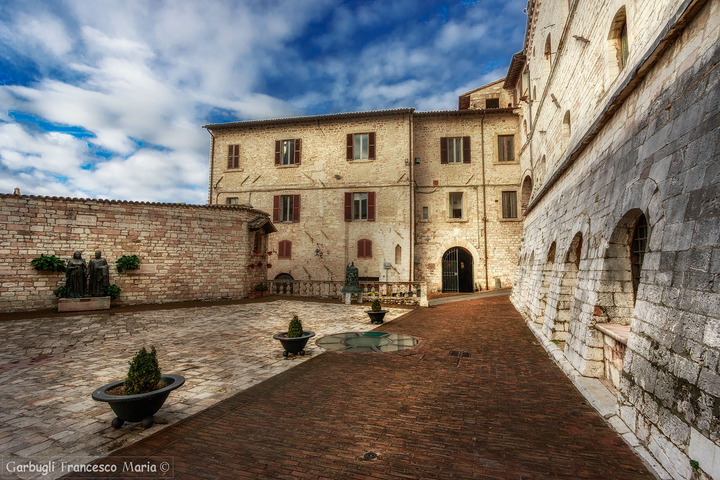 Assisi and its small squares...