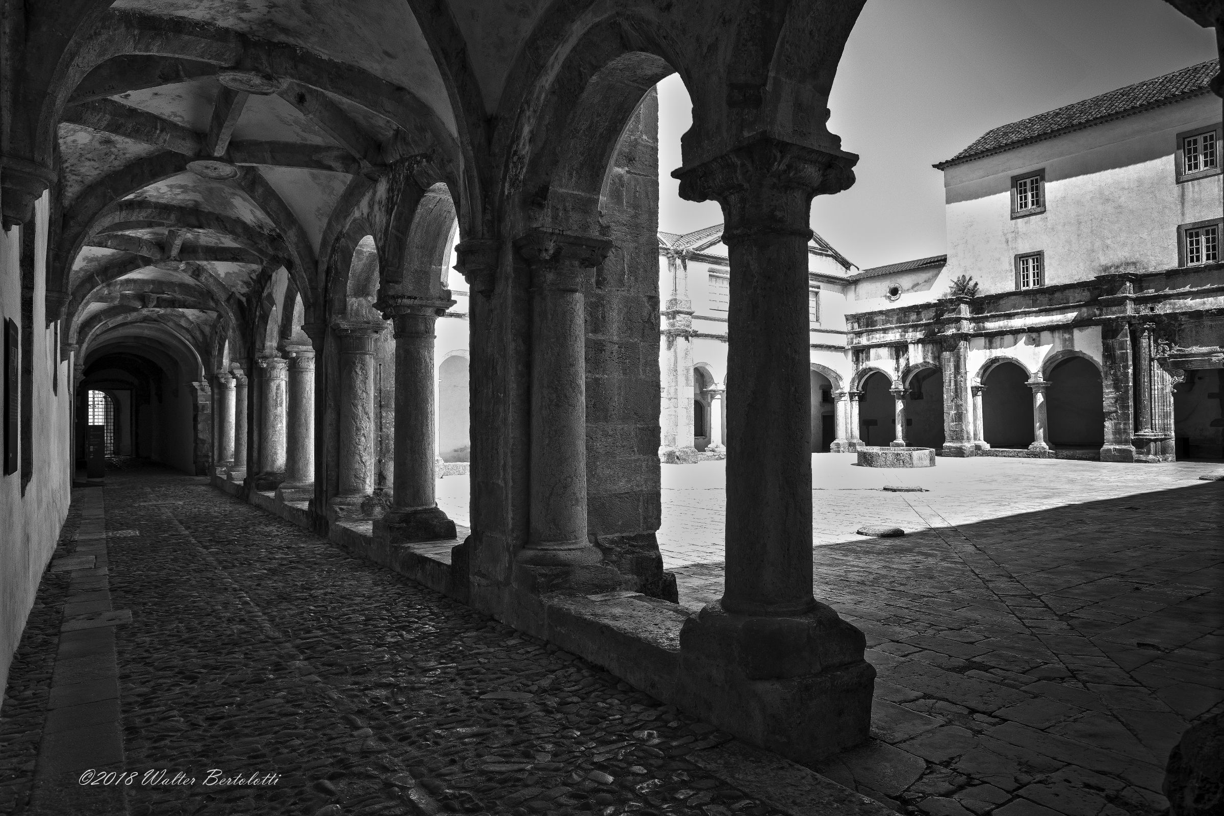 Monastery dos Jerónimos-in cloister...